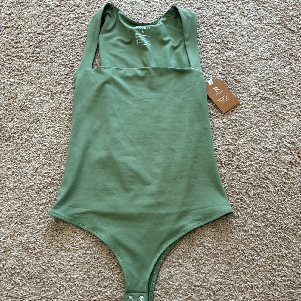 I don’t like the square neck on my body type